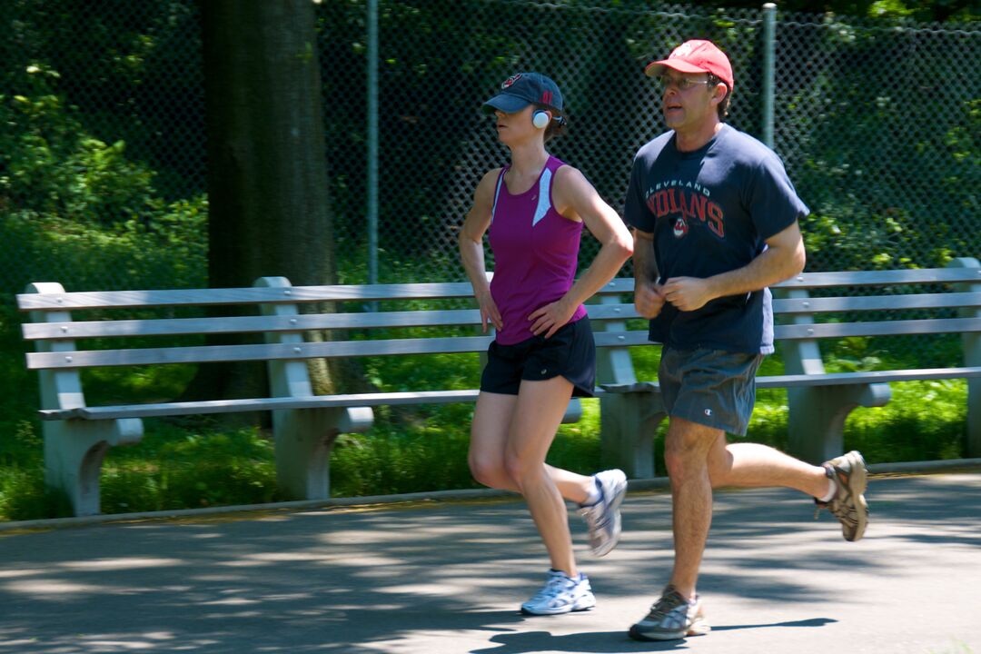 Jogging clasic (jogging) timp de trei luni va ajuta la pierderea în greutate